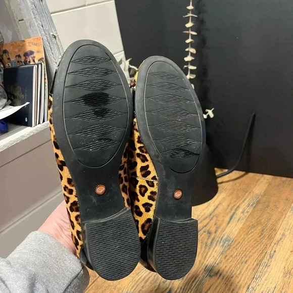 Clarks Unstructured Leopard Flats – Size 7 - Picture 11 of 11